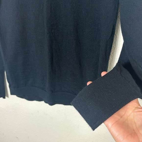 J. Crew 100% Merino Wool Round Neck Pullover Sweater in black size Small - Picture 4 of 7